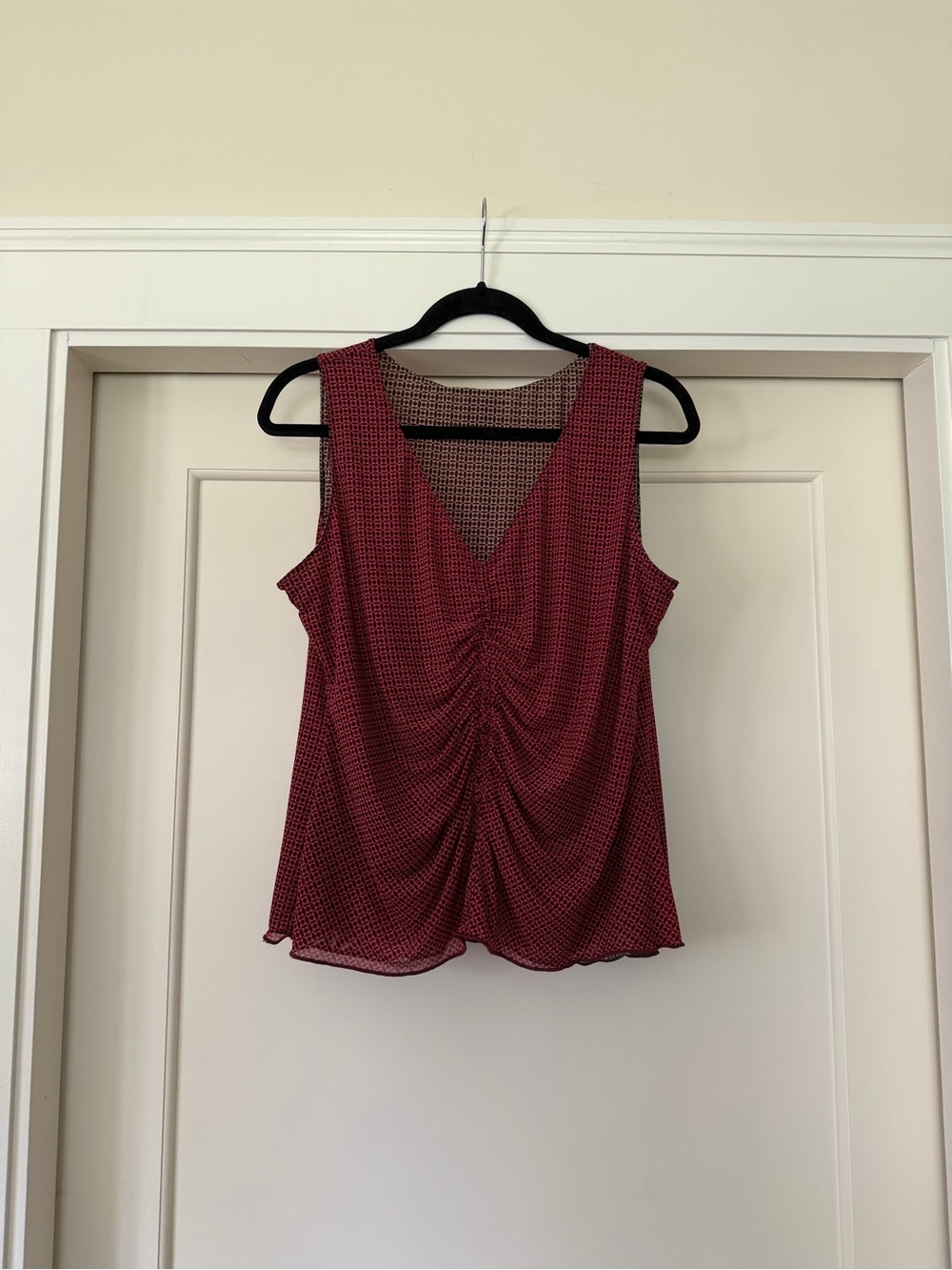 CAbi Sassy Top Tile Print Ruched Sleeveless Mesh V-Neck Sz M NWT